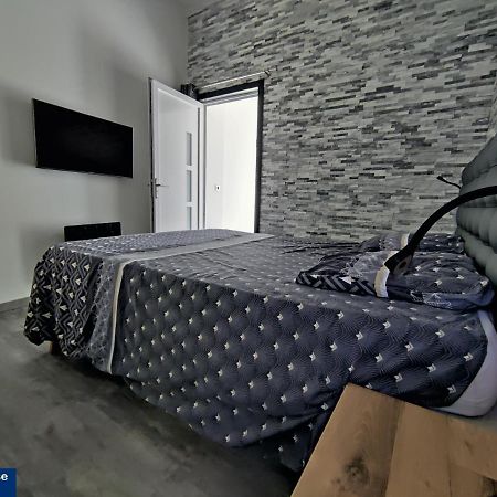 Piscine Chauffee Et Spa Jacuzzi Privatif Terrasse Sans Vis A Vis ,,,Sky House Agen,,, Exterior photo